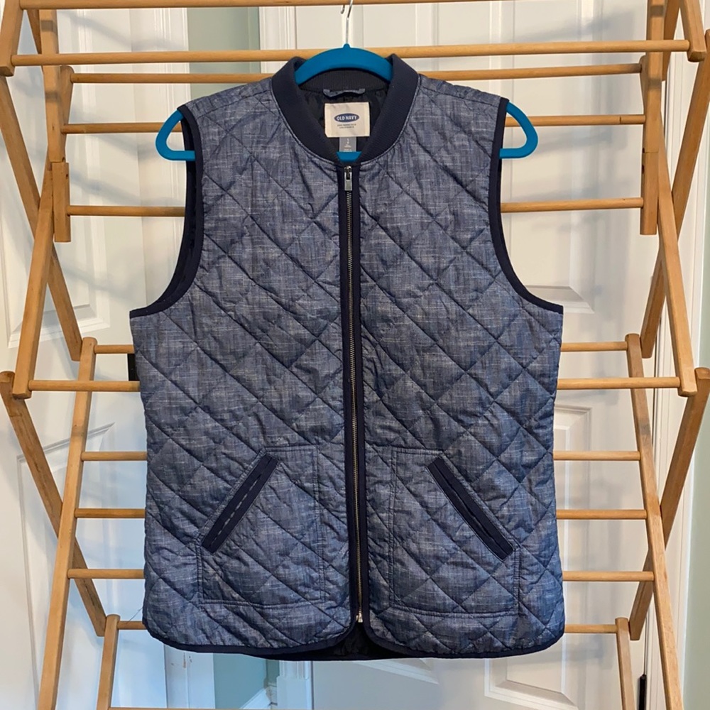 Old Navy quilted Vest-size Large
